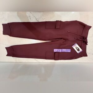 NWT ‘32 Degrees’ Heat Joggers with pockets and a drawstring waistband! XS